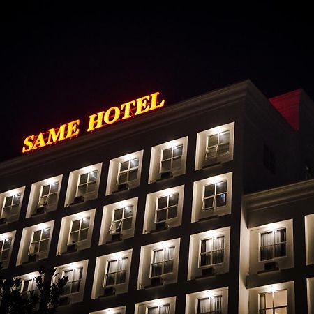 Same Hotel Malang Exteriör bild