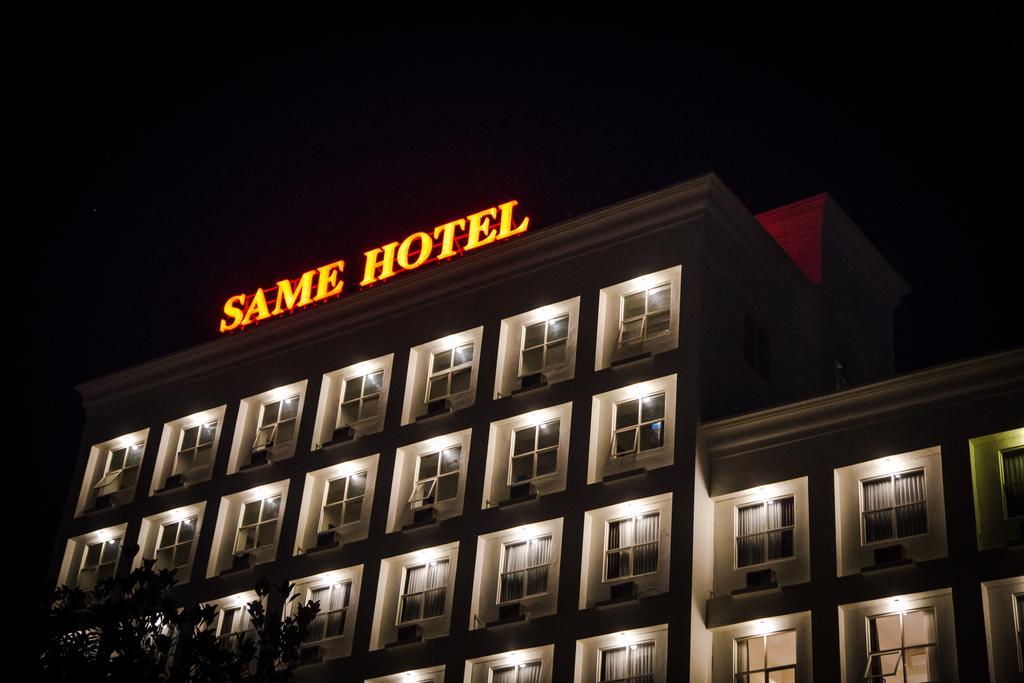 Same Hotel Malang Exteriör bild