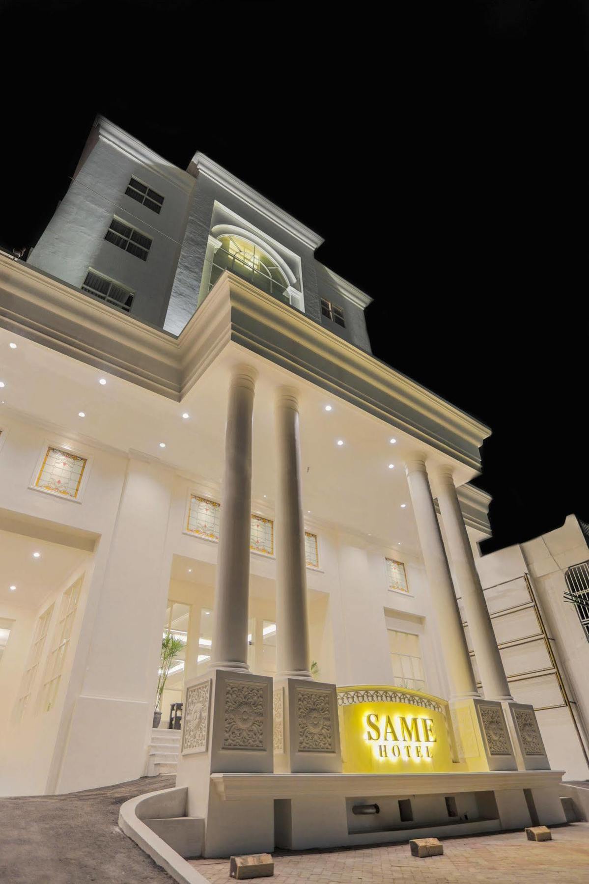 Same Hotel Malang Exteriör bild